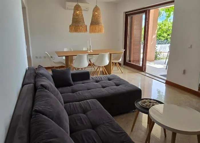 Apartment By The Sea Turanj, Biograd - 25338 *